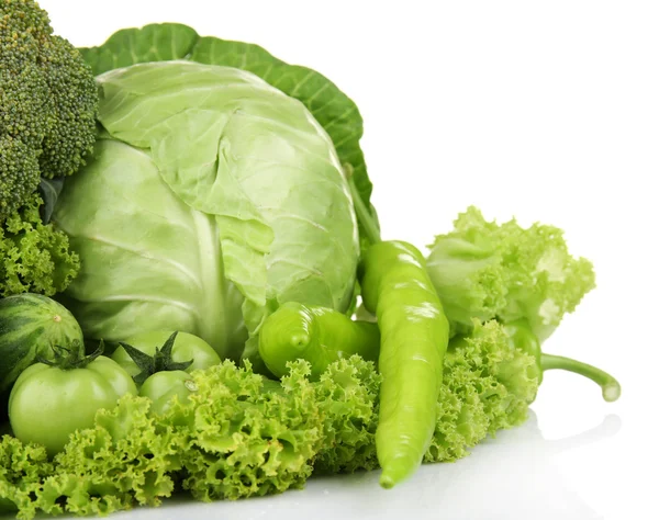 Montón de verduras verdes aisladas en blanco —  Fotos de Stock