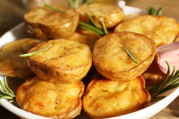 Вкусная печёная картошка — стоковое фото