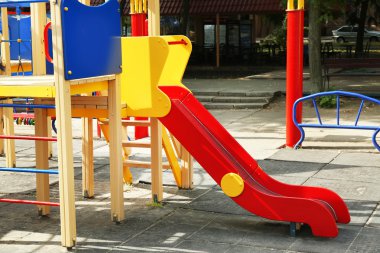 renkli oyun parkı alanında