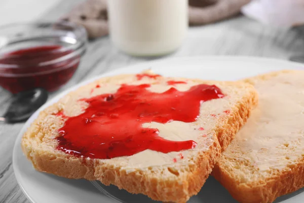 Bread with butter and homemade jam — Stock Photo, Image