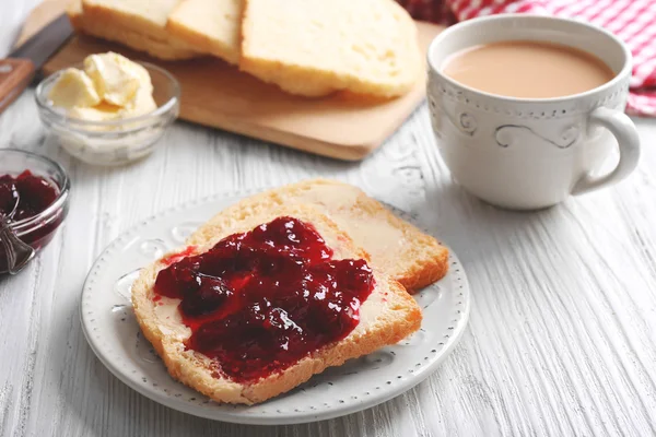 Bread with butter and homemade jam — Stock Photo, Image