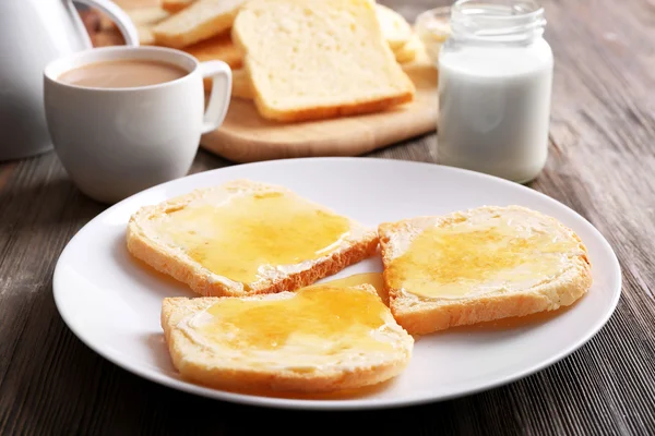 Pan con mantequilla y mermelada casera — Foto de Stock