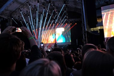 Lazer ışınları ile spot