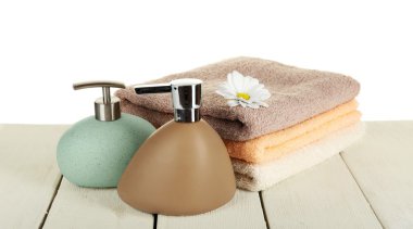 Yumuşak havlu dispenseri ile