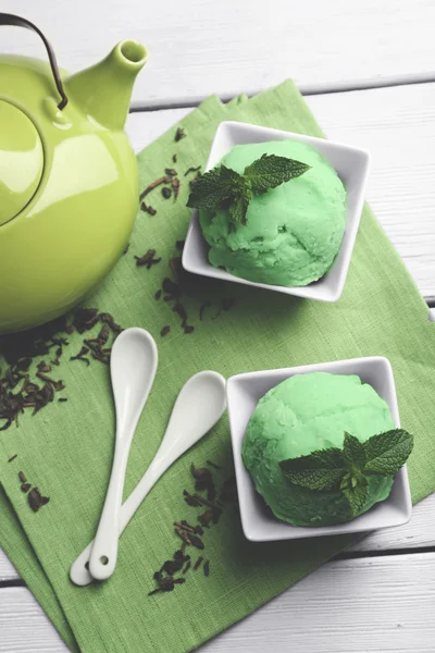 Ev yapımı yeşil çay dondurma — Stok fotoğraf