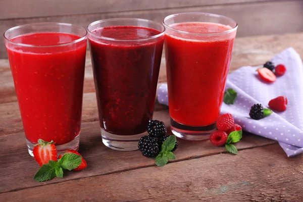 Three glasses of berry cocktails — 图库照片