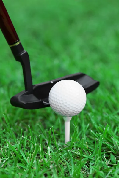 Golf balls and driver — Stock Photo, Image