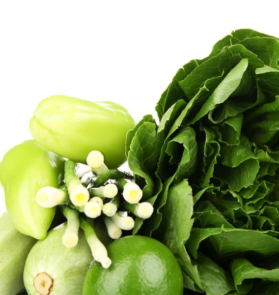 Alça de verduras verdes isoladas em branco — Fotografia de Stock