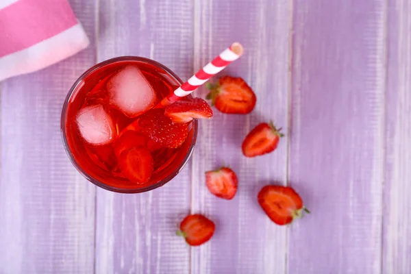 Glass of fresh strawberry cocktail — Stock Photo, Image