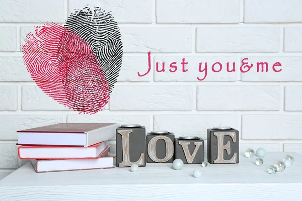 Böcker med ordet kärlek — Stockfoto
