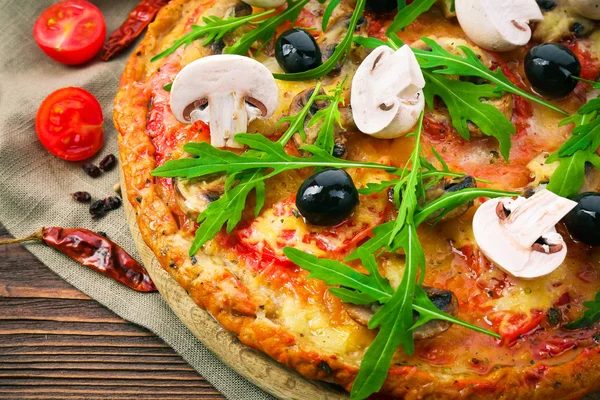 Tasty pizza with vegetables — Stock Photo, Image