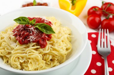 Domates soslu spagetti.