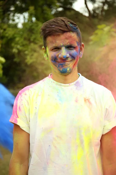 Man op Holi color festival — Stockfoto