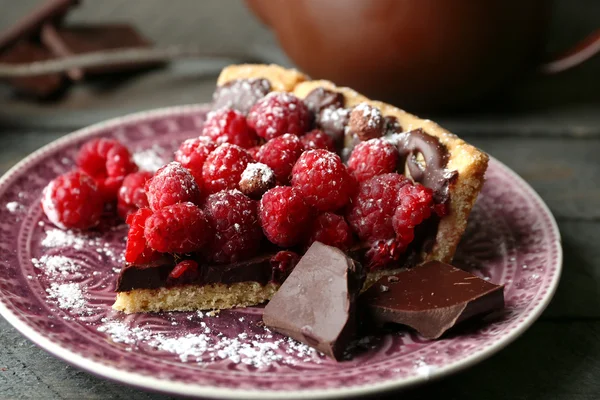与新鲜树莓皮馅饼 — 图库照片