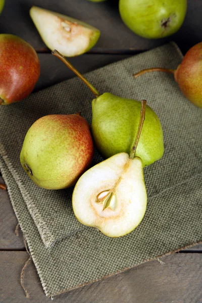 Rijp smakelijke peren — Stockfoto