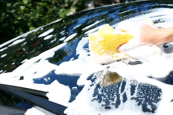 Lavado de manos ventana del coche —  Fotos de Stock