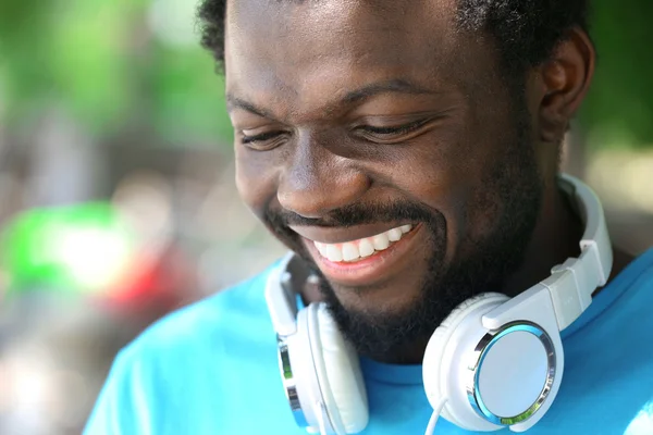 African American man listening music — Stock Photo, Image