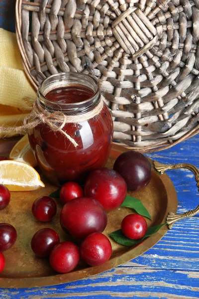 Sabrosa mermelada de ciruela casera — Foto de Stock