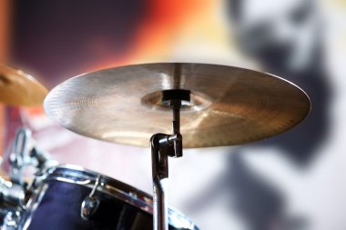 hi-hat zil odaklı davul seti