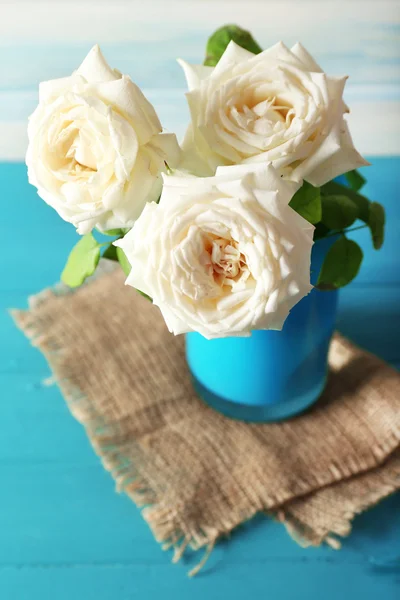 Hermosas rosas blancas — Foto de Stock