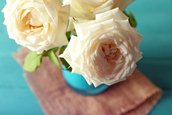 Güzel beyaz güller — Stok fotoğraf