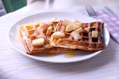 Belçika waffle kafede masada
