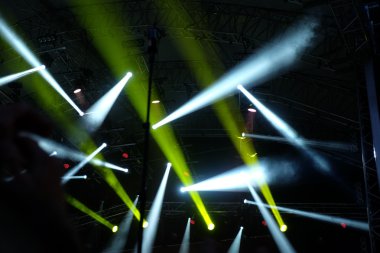 Lazer ışınları ile spot