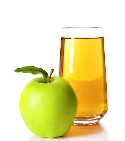 Vaso de zumo de manzana aislado sobre blanco — Foto de Stock