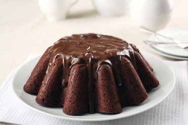 Lezzetli çikolatalı muffin sır tablo ile yakın çekim