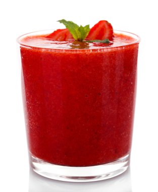 Beyaz izole bardak taze ahududu kokteyl