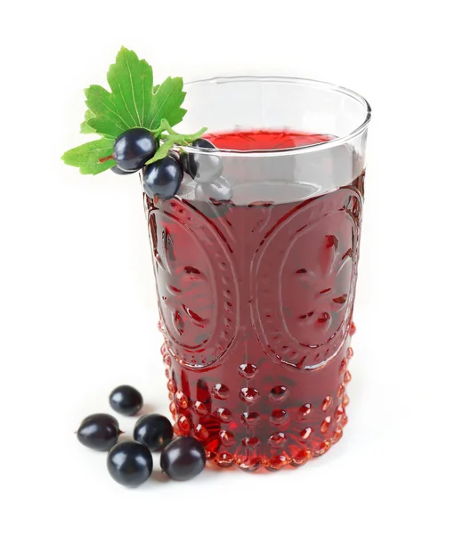 Bardak taze blackcurrant suyu üzerinde beyaz izole — Stok fotoğraf