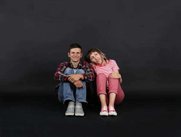 Emotional young couple — Stock Photo, Image