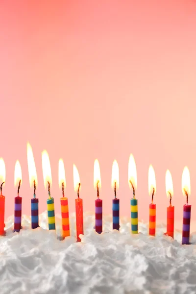 Pastel de cumpleaños con velas —  Fotos de Stock