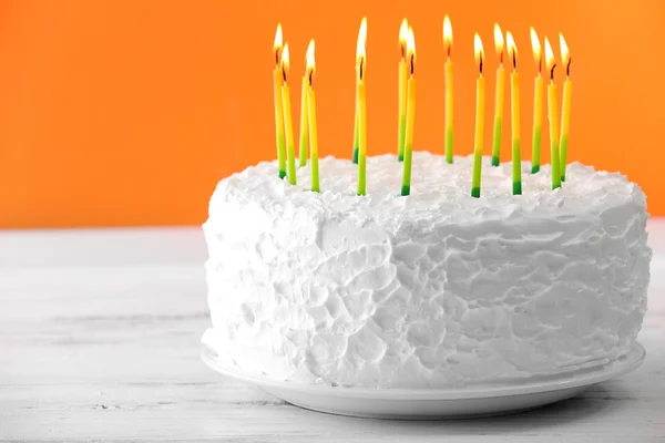 Torta di compleanno con candele — Foto Stock
