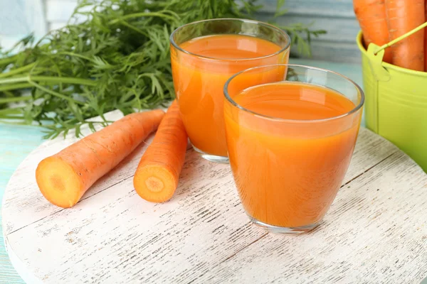 Copos de suco de cenoura — Fotografia de Stock