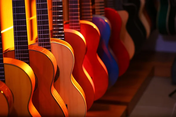 Guitars in music store — Stock Photo, Image