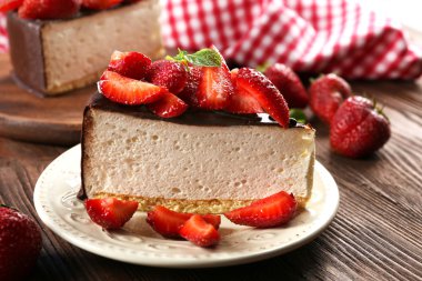 Sofrada böğürtlenli leziz cheesecake.