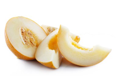Dilimlenmiş taze kavun izole