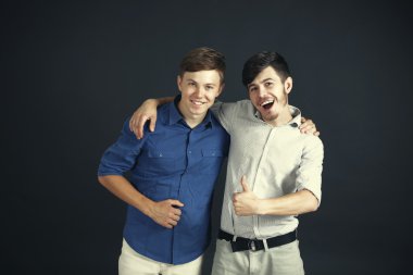 İki kardeş karanlık  