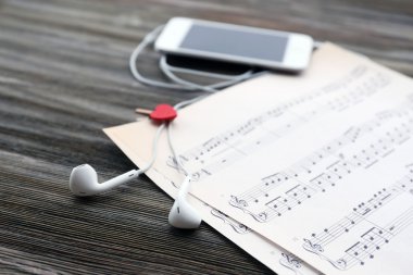Kulaklık ve müzik notlar