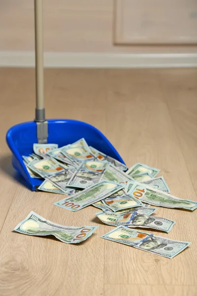 Çöp Kepçe odasında dolar — Stok fotoğraf