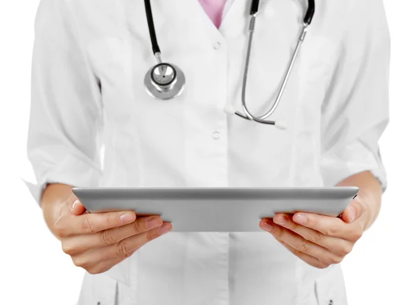 Medico donna che lavora su tablet digitale — Foto Stock