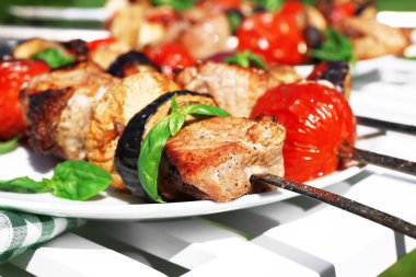 Barbekü tabak portre üzerinde