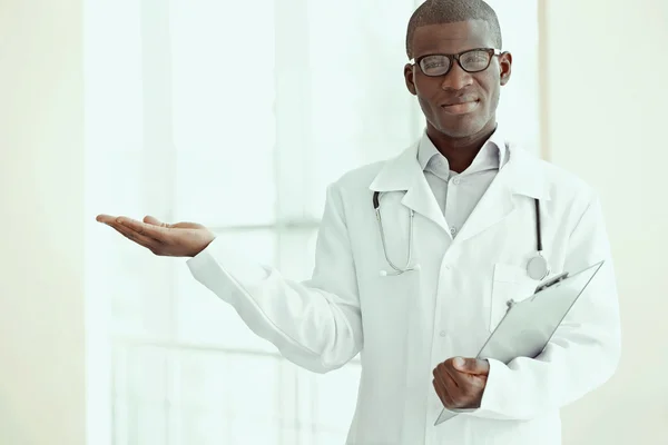 Handsome African American doctor — Stock Photo, Image