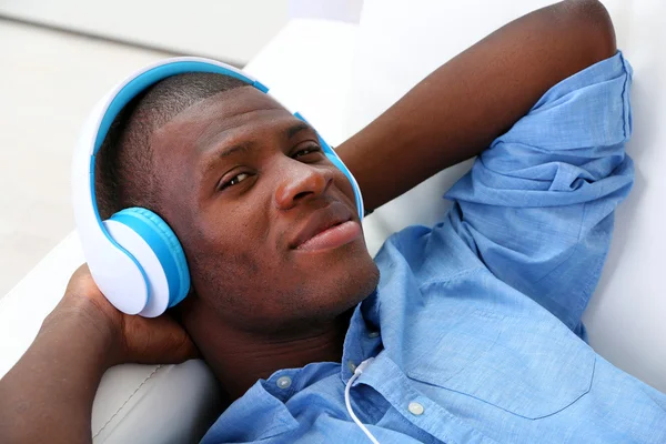 Handsome African American man — Stock Photo, Image