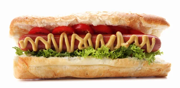 Čerstvý hot dog izolované na bílém — Stock fotografie