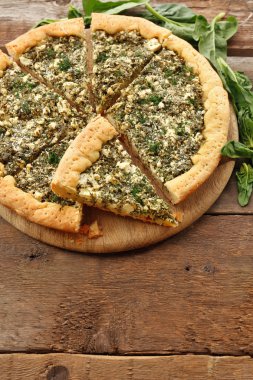 Ispanaklı açık pasta grafiğin dilimlerini