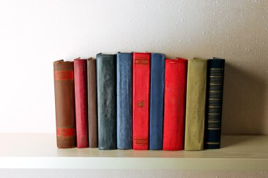 Eski kitaplar raf, yakın çekim