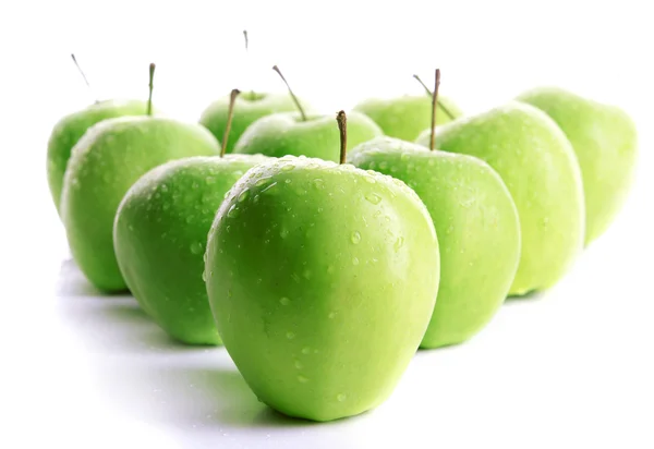 Manzanas verdes maduras aisladas en blanco — Foto de Stock