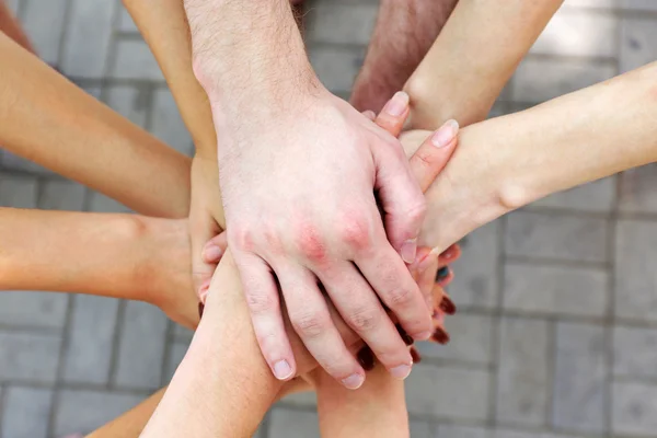 Enat händer utomhus. — Stockfoto